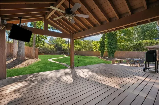 a view of porch with yard