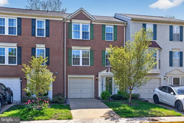 $3,600 | 7409 Gadsby Square, Alexandria, VA 22315