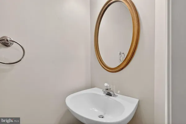 $3,600 | 7409 Gadsby Square, Alexandria, VA 22315