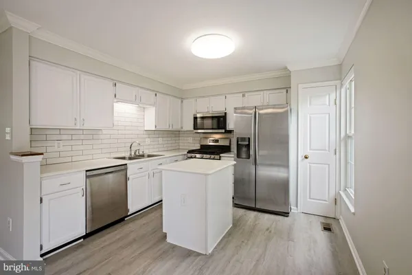 $3,600 | 7409 Gadsby Square, Alexandria, VA 22315