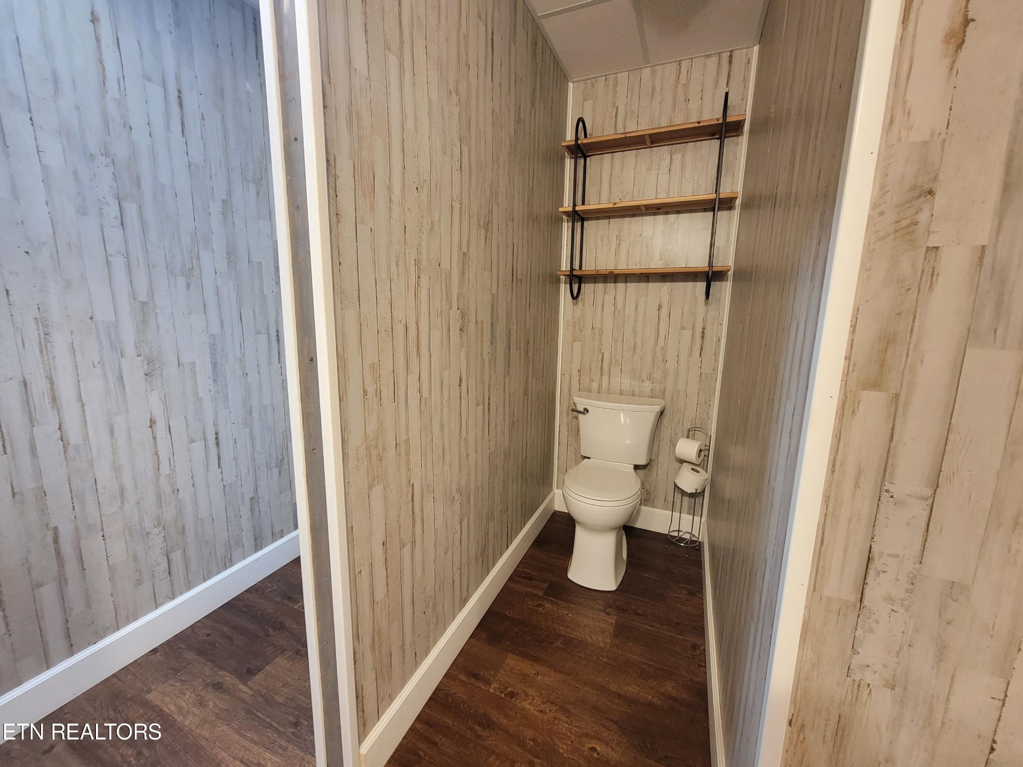 2918 Samples Road Louisville, TN 37777 - Photo 20 of 37 Gallery Image 20