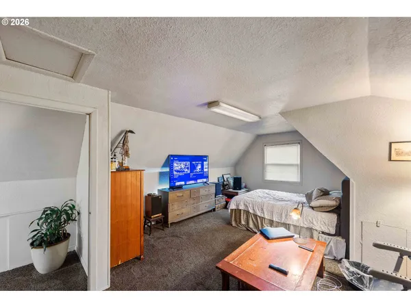 $1,200,000 | 303 South Empire Boulevard, Coos Bay, OR 97420