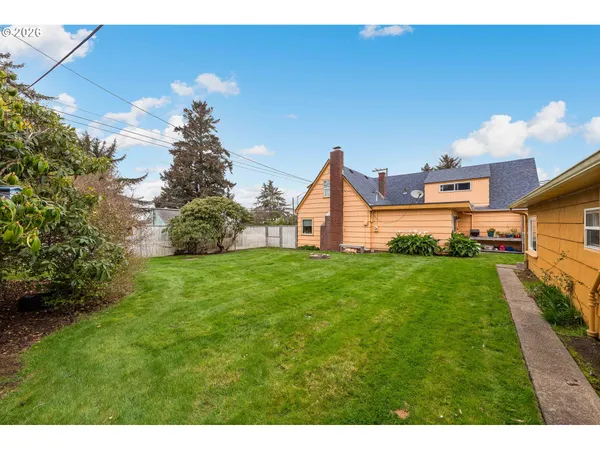 $1,200,000 | 303 South Empire Boulevard, Coos Bay, OR 97420