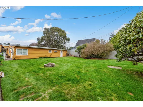 $1,200,000 | 303 South Empire Boulevard, Coos Bay, OR 97420