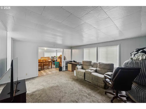 $1,200,000 | 303 South Empire Boulevard, Coos Bay, OR 97420