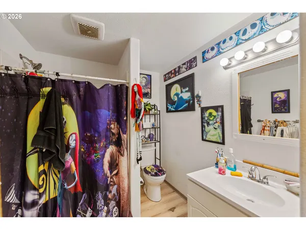 $1,200,000 | 303 South Empire Boulevard, Coos Bay, OR 97420