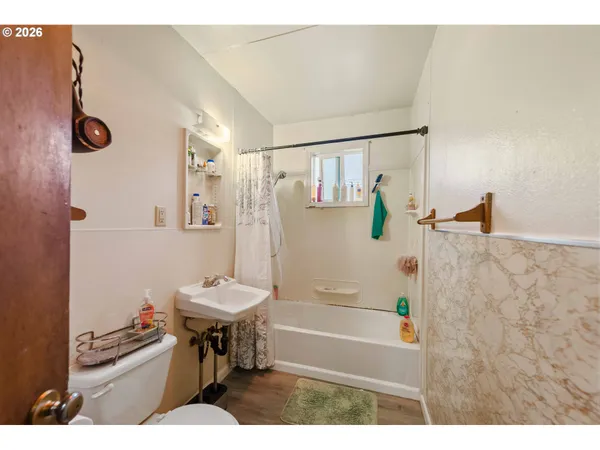 $1,200,000 | 303 South Empire Boulevard, Coos Bay, OR 97420