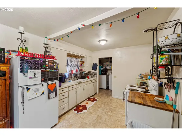 $1,200,000 | 303 South Empire Boulevard, Coos Bay, OR 97420