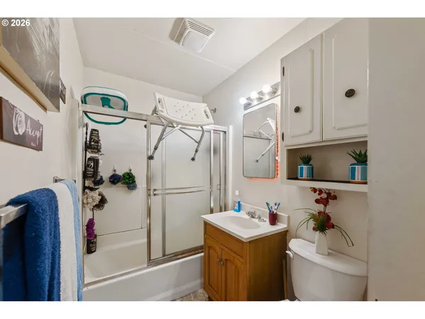 $1,200,000 | 303 South Empire Boulevard, Coos Bay, OR 97420