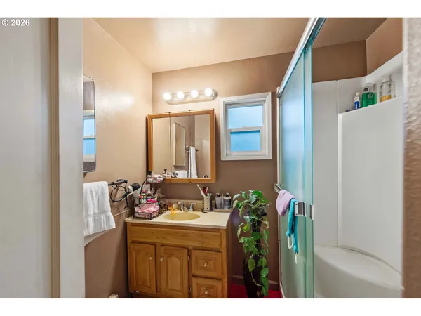 $1,200,000 | 303 South Empire Boulevard, Coos Bay, OR 97420