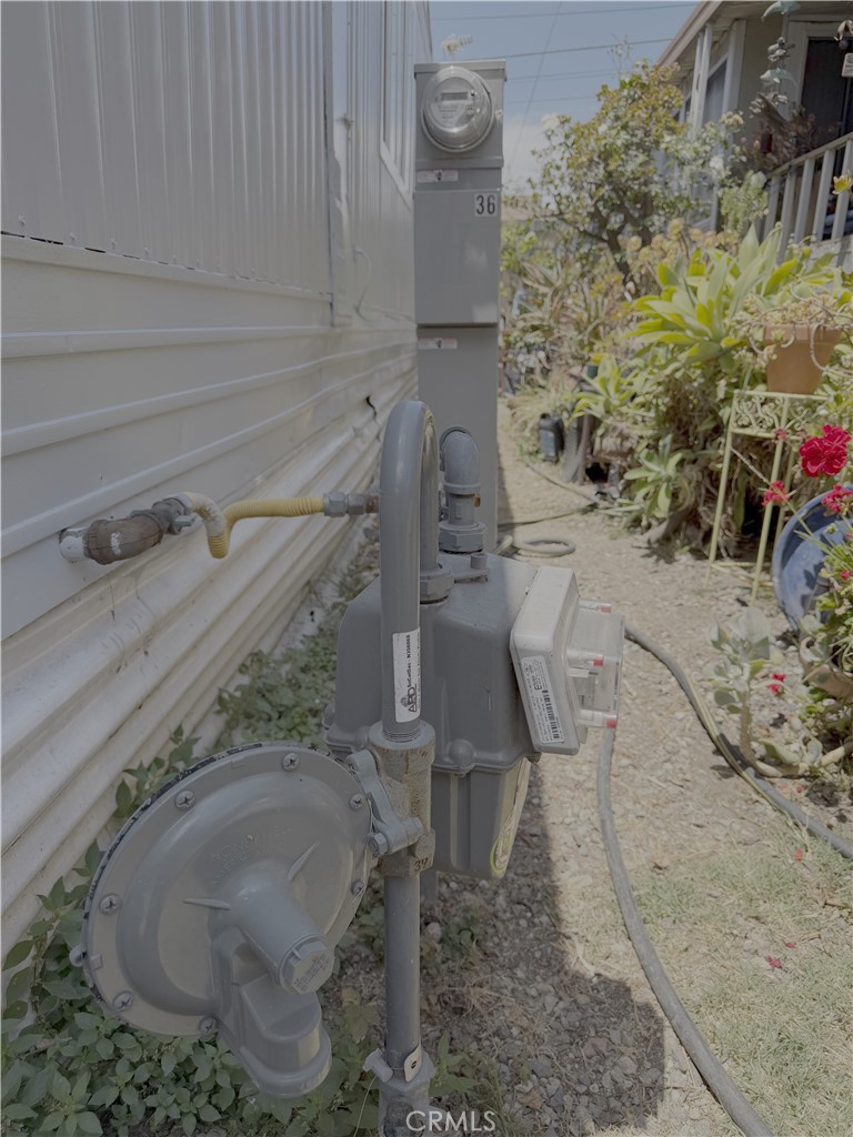 520 East Carson Street Carson, CA 90745 - Photo 13 of 16 Individual utility meters