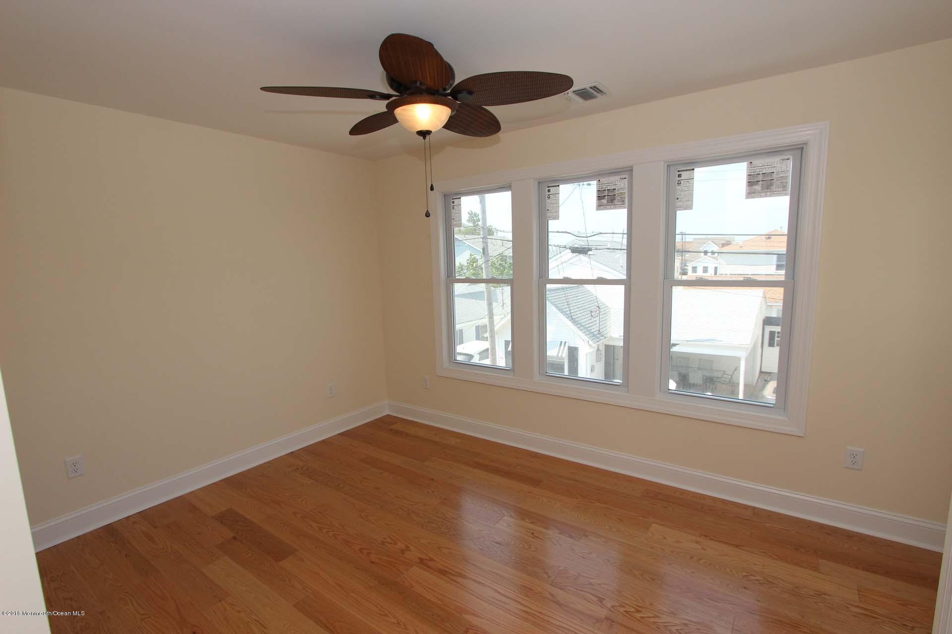 24 East Rutherford Lane Lavallette, NJ 08735 - Photo 4 of 22 IMG_4955