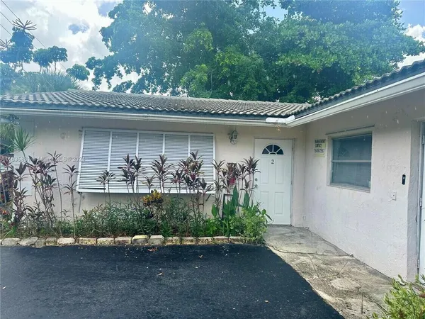 $1,900 | 3500 Riverside Drive, Unit 13, Coral Springs, FL 33065