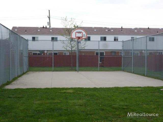 20467 15 Mile Road Clinton Township, MI 48035 - Photo 16 of 16 31151510-15.JPG