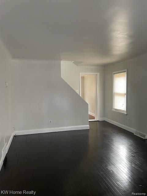 15860 Rutherford Street Detroit, MI 48227 - Photo 9 of 12