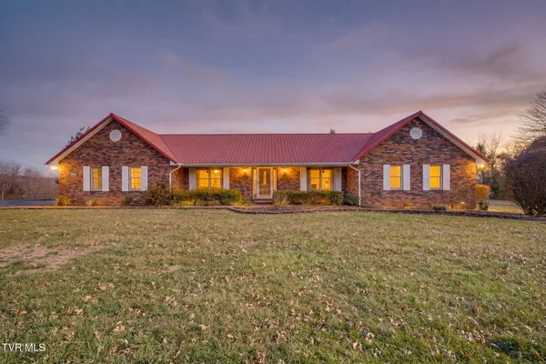 $475,500 | 1137 Old Stage Road, Rogersville, TN 37857