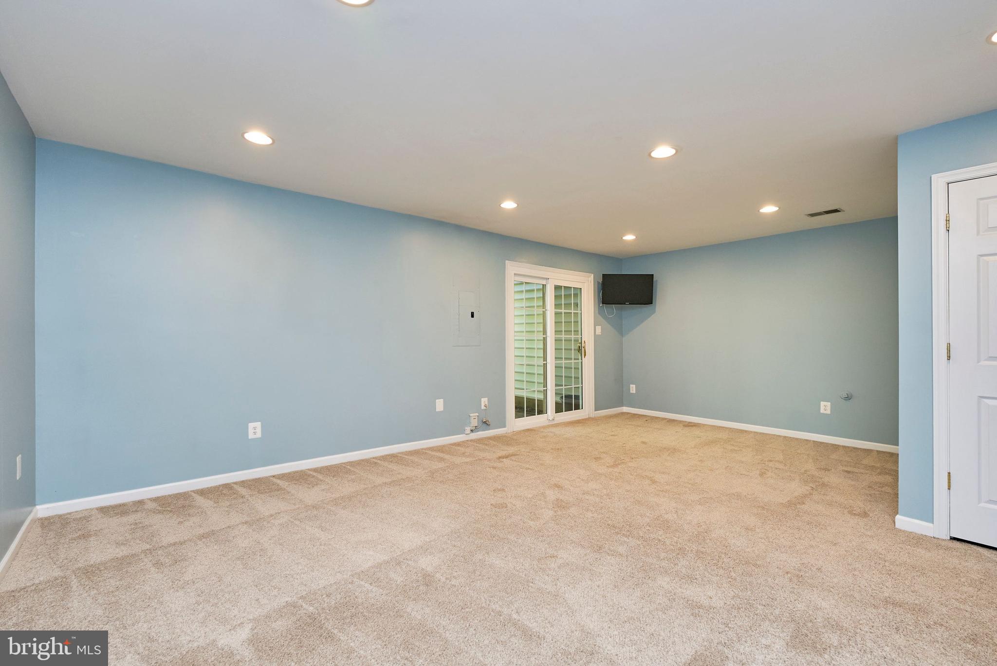 20340 Brentmeade Terrace Sterling, VA 20165 - Photo 23 of 43 a view of an empty room with a window
