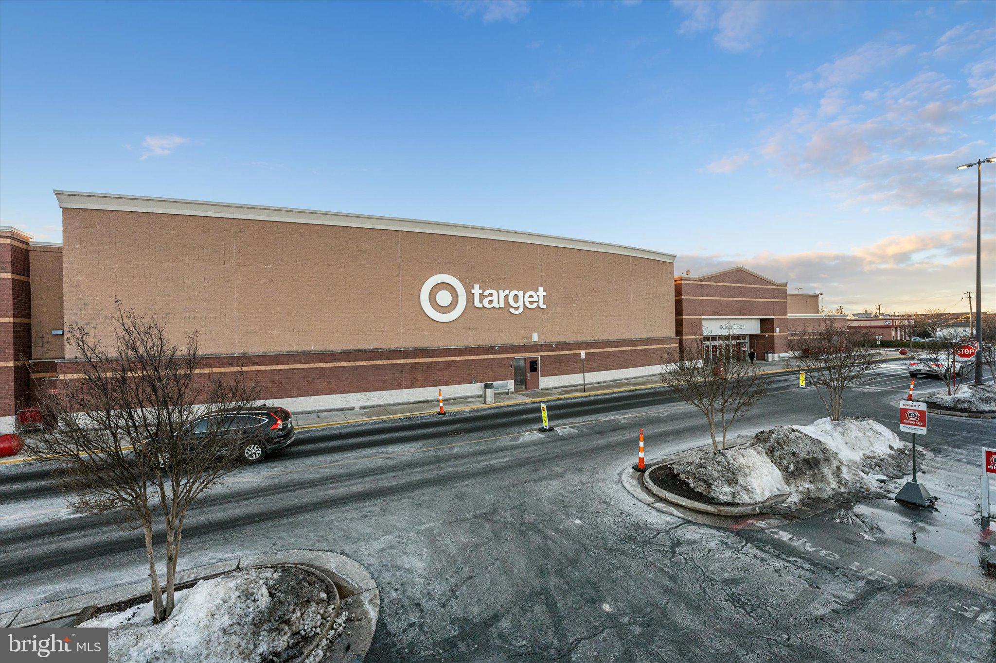 20340 Brentmeade Terrace Sterling, VA 20165 - Photo 39 of 43 a close up of a table