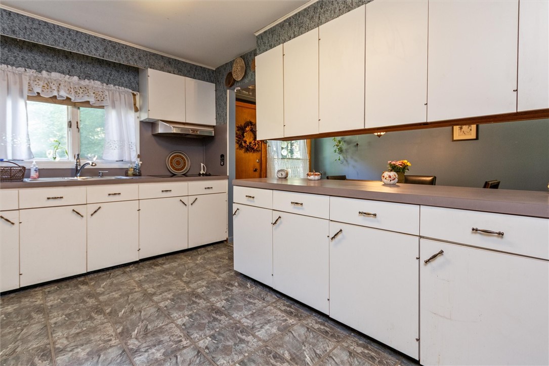 128 Vienna Road Arcadia, NY 14513 - Photo 24 of 42 kitchen
