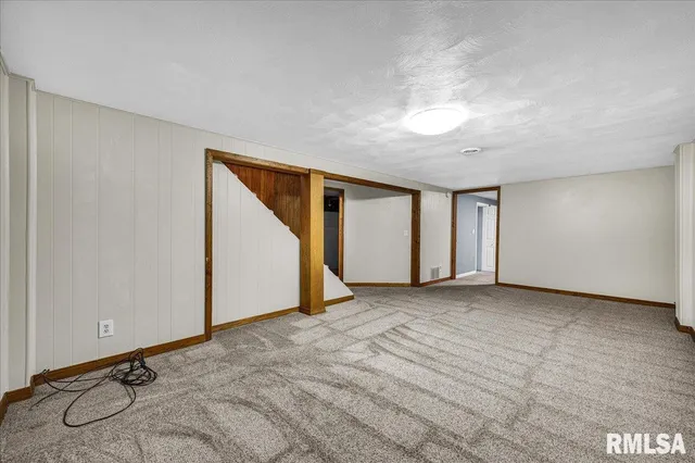 $189,900 | 320 East Almond Drive, Washington, IL 61571