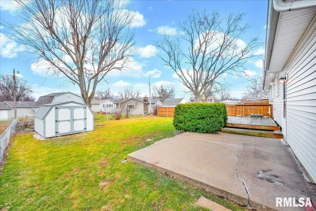 $189,900 | 320 East Almond Drive, Washington, IL 61571