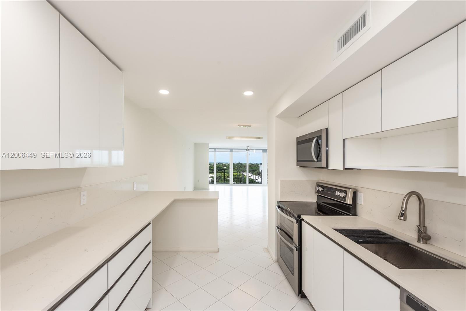 600 Grapetree Drive, Unit 8FS Key Biscayne, FL 33149 - Photo 10 of 37