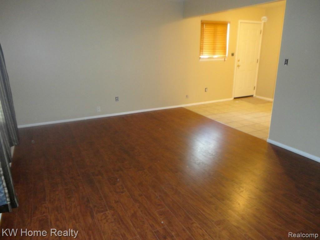 16951 General Fraser, MI 48026 - Photo 6 of 13