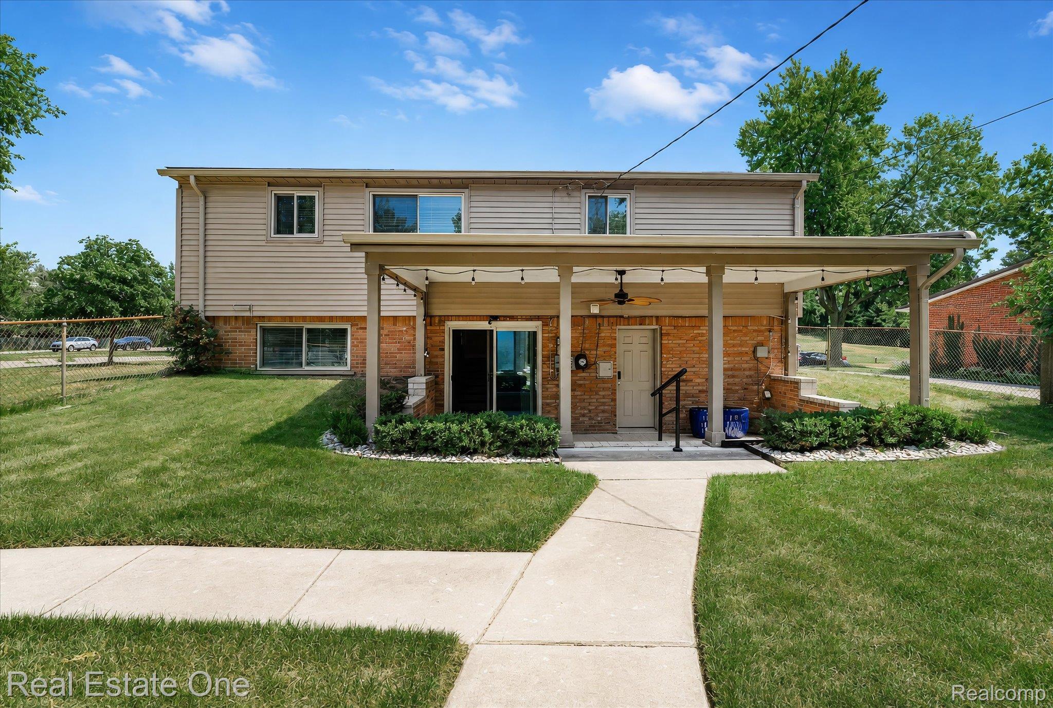 1355 Oak Street Rochester, MI 48307 - Photo 35 of 44 35-035.jpg