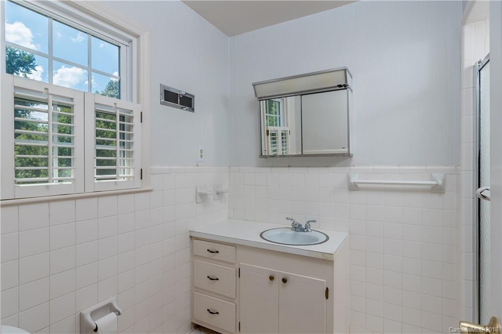 5224 Guildbrook Road, Unit 9 Charlotte, NC 28226 - Photo 17 of 32 Gallery Image 17