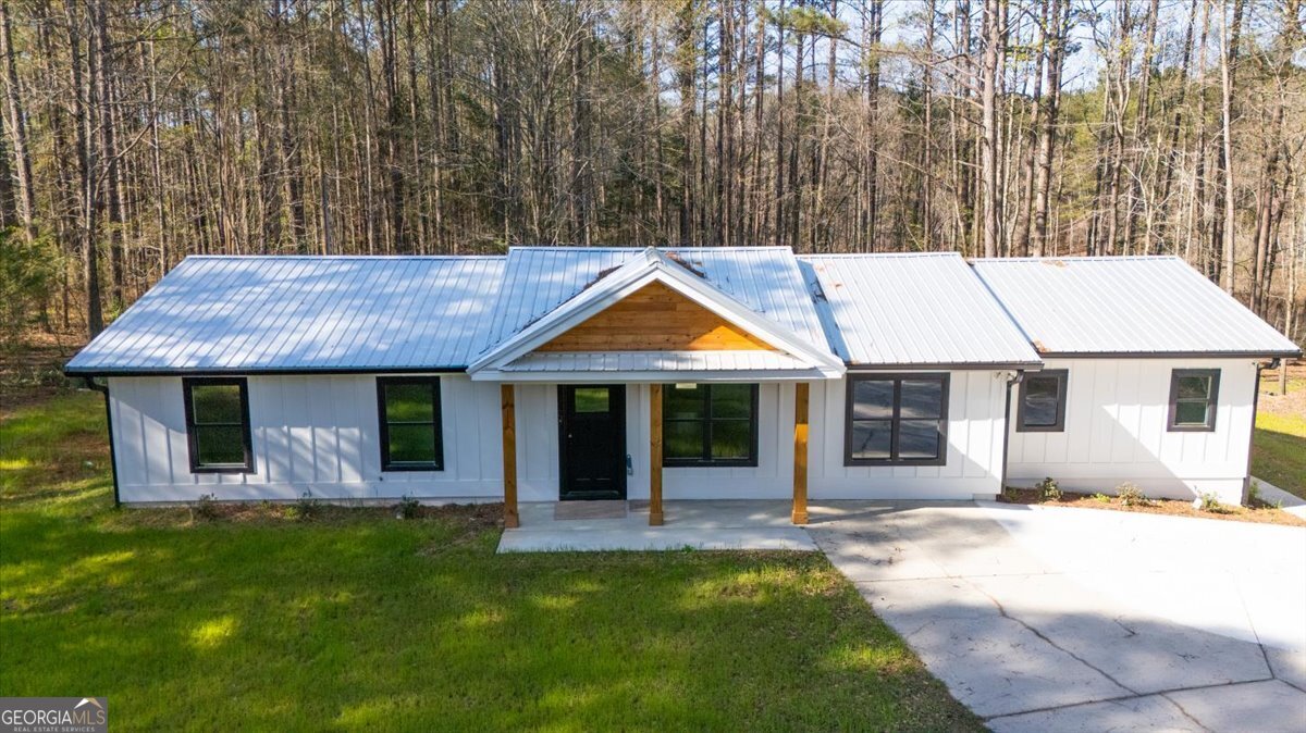 392 Highway 74 Molena, GA 30258 - Photo 1 of 42