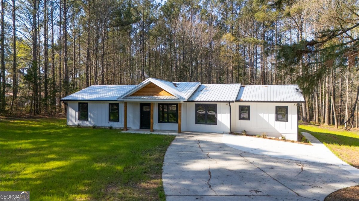 392 Highway 74 Molena, GA 30258 - Photo 2 of 42