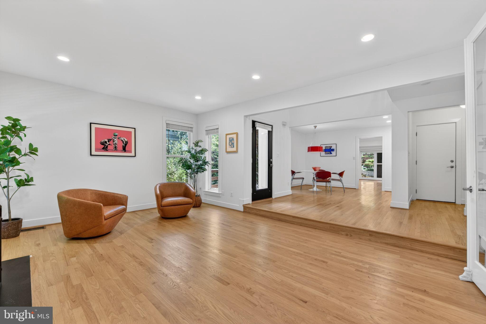 1605 Apricot Court Reston, VA 20190 - Photo 5 of 30