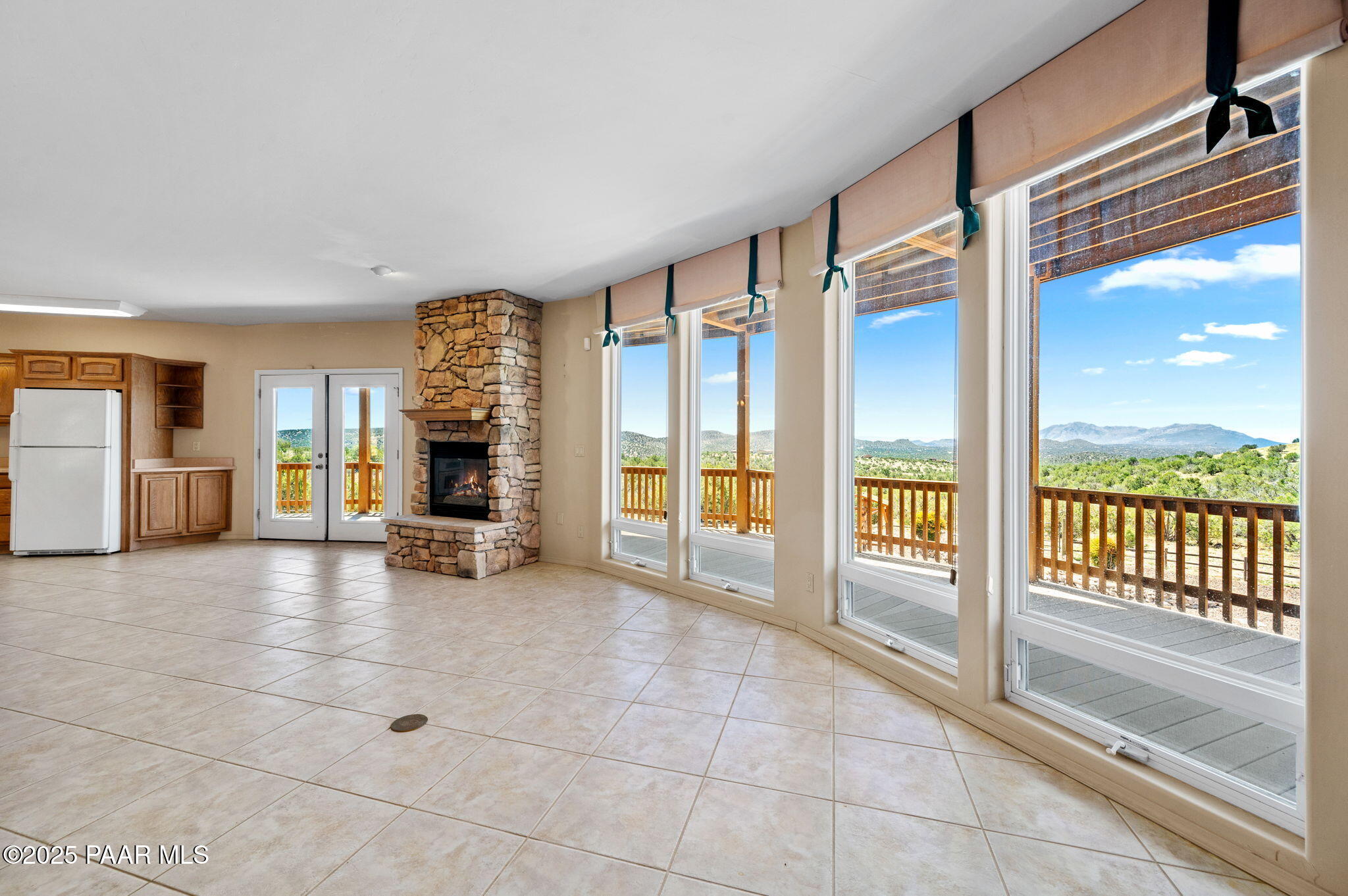 18900 Butte Pass Road Prescott, AZ 86305 - Photo 5 of 45 Family Room