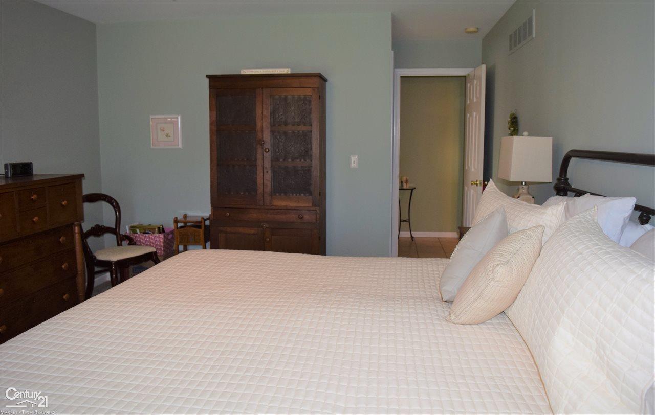 49253 Monte Road New Baltimore, MI 48047 - Photo 37 of 73 50010442-36.JPG