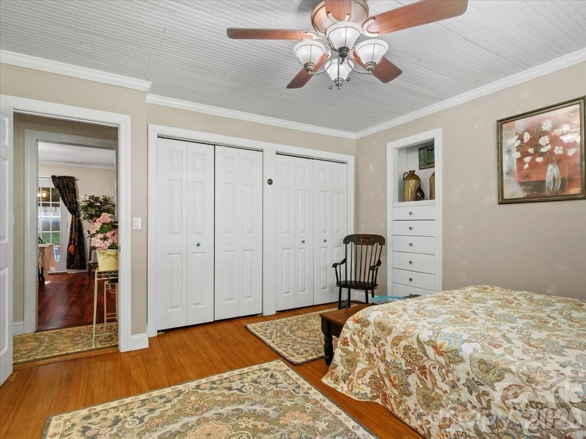 9130 Double Island Road Green Mountain, NC 28740 - Photo 16 of 40