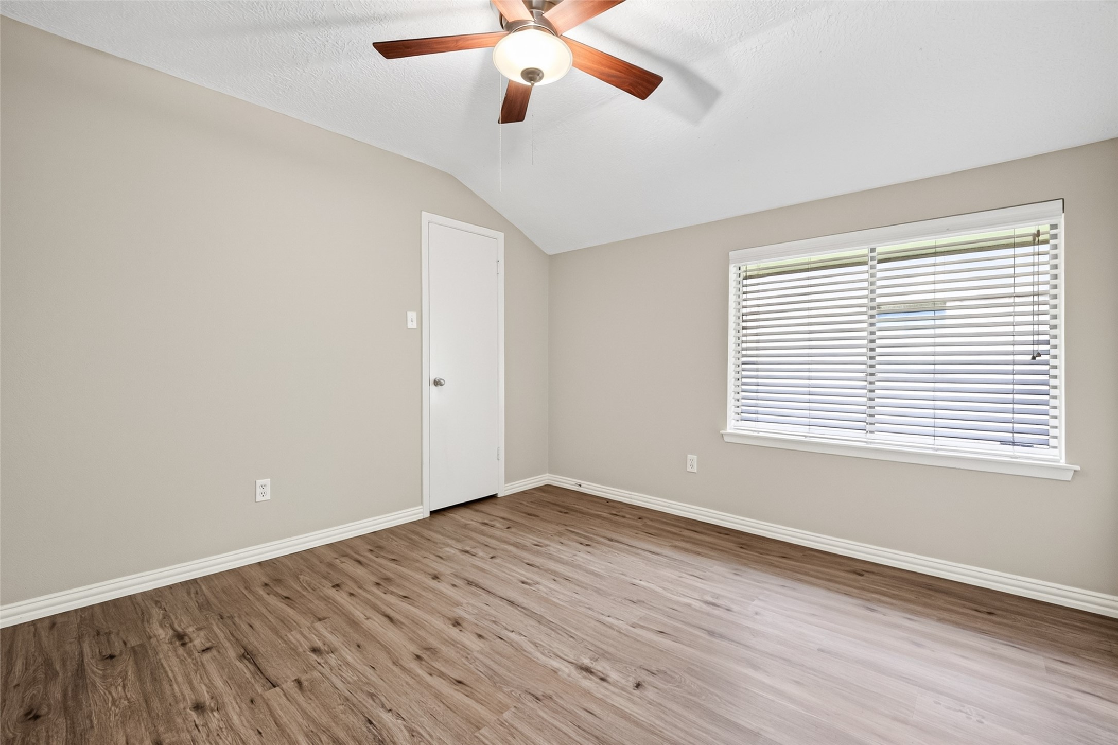 6122 Sanford Road Houston, TX 77096 - Photo 38 of 49