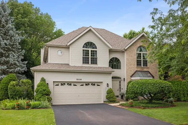 $599,900 | 509 Turnberry Drive, North Aurora, IL 60542