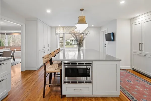$2,800,000 | 2 Edgewater Place, Winchester, MA 01890