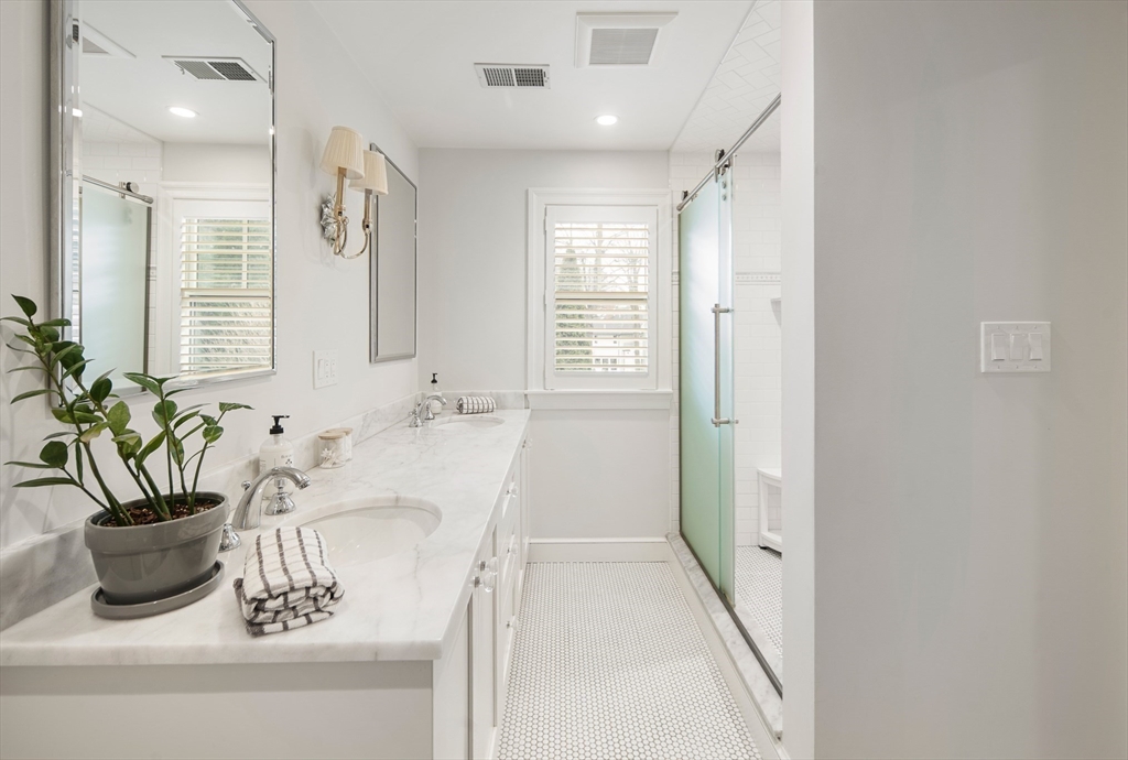 2 Edgewater Place Winchester, MA 01890 - Photo 13 of 32