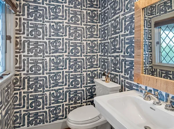 $2,800,000 | 2 Edgewater Place, Winchester, MA 01890