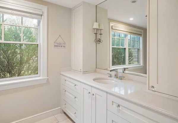 $2,800,000 | 2 Edgewater Place, Winchester, MA 01890