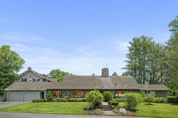 $2,800,000 | 2 Edgewater Place, Winchester, MA 01890