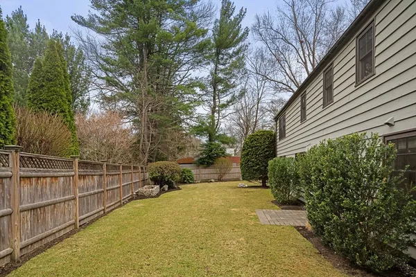 $2,800,000 | 2 Edgewater Place, Winchester, MA 01890