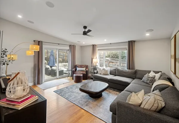$2,800,000 | 2 Edgewater Place, Winchester, MA 01890