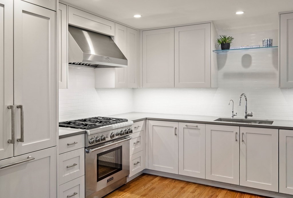 2 Edgewater Place Winchester, MA 01890 - Photo 4 of 32