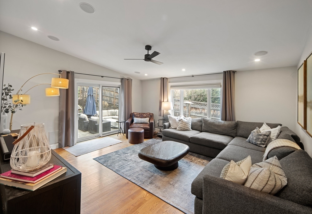 2 Edgewater Place Winchester, MA 01890 - Photo 7 of 32