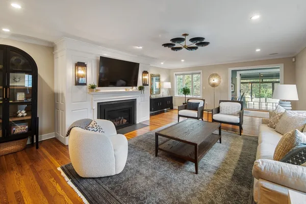 $2,800,000 | 2 Edgewater Place, Winchester, MA 01890