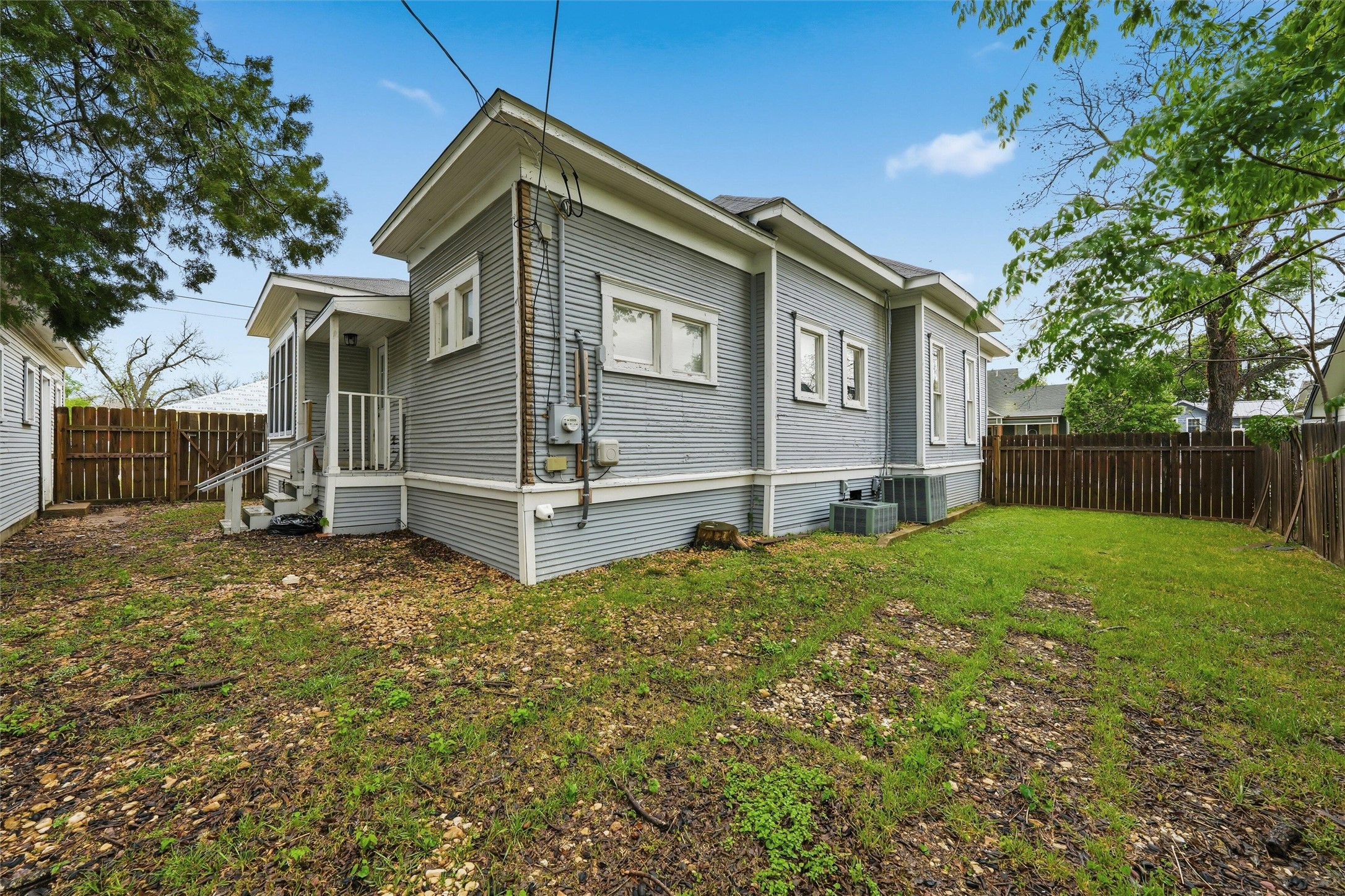 803 North 3rd Street Temple, TX 76501 - Photo 20 of 22 a view of a house with a yard
