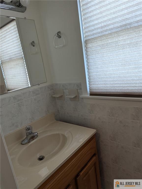 41 Village Road Sea Bright, NJ 07760 - Photo 5 of 17