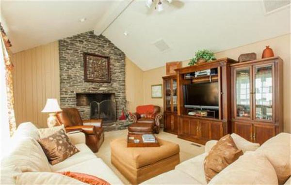 24 Longfellow Road Holyoke, MA 01040 - Photo 16 of 30 Gallery Image 16